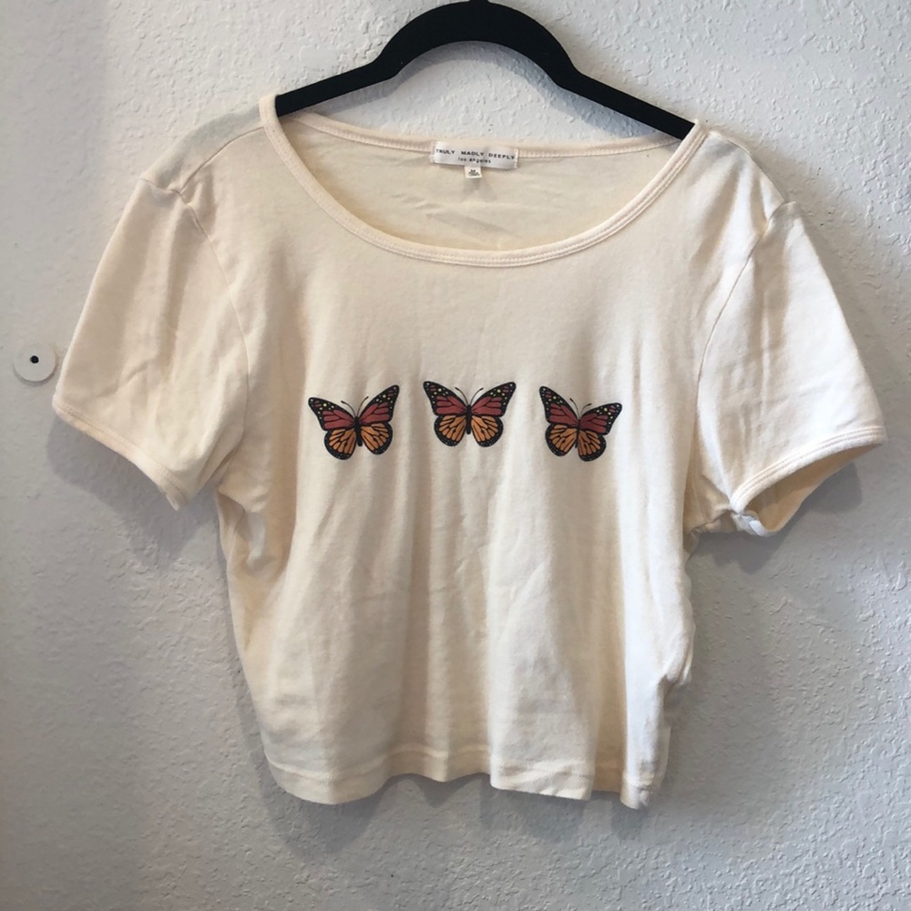 ⚡️ urban outfitters butterfly tee